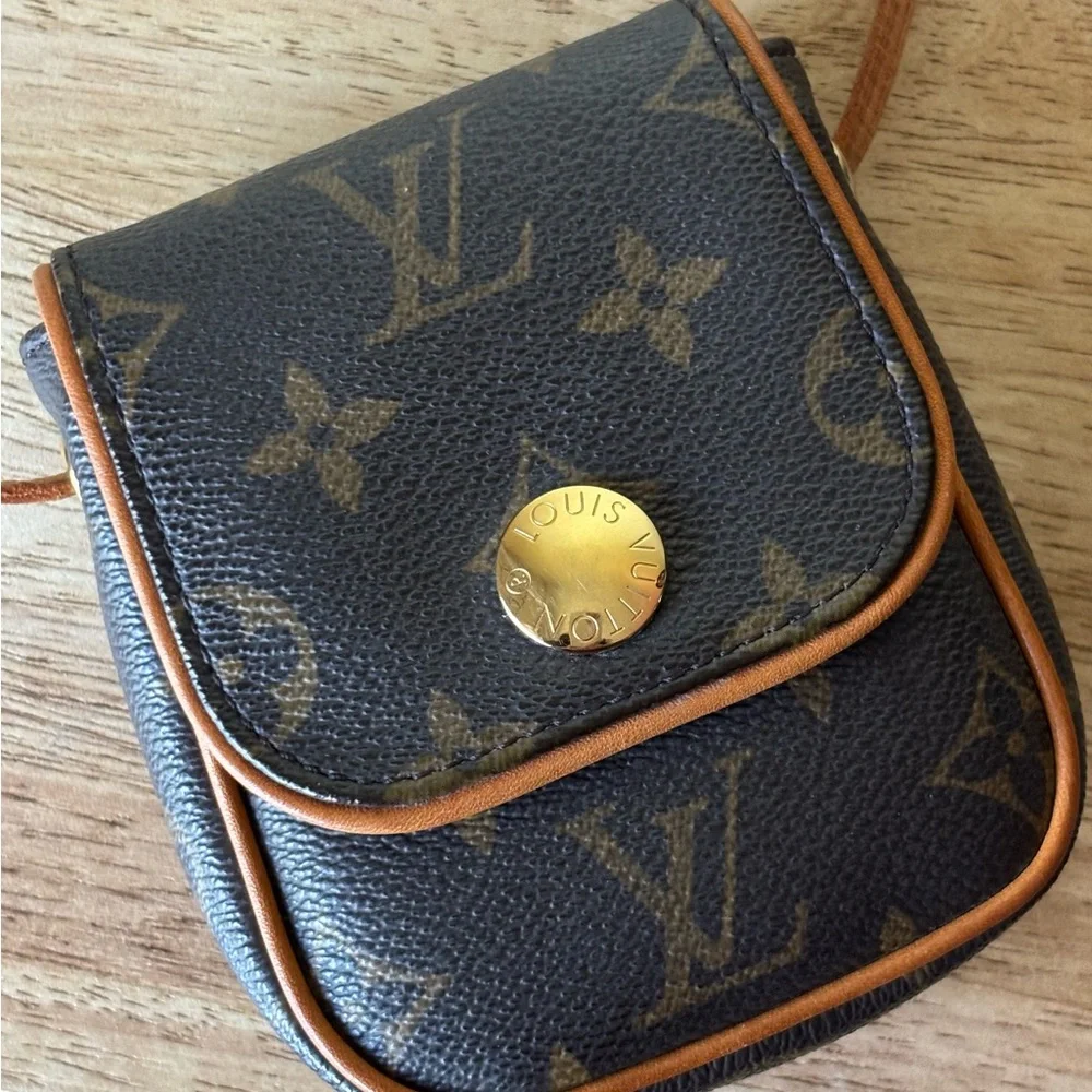 Authentic Louis Vuitton Monogram Mini Lin Pochette Cancun Crossbody Pouch - Picture 2 of 13